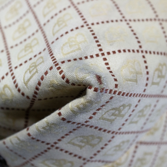 Dooney and Bourke Tote - Picture 5 of 6